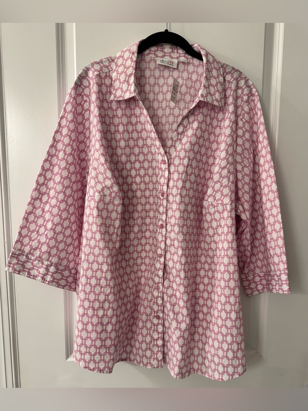 #x638 Denim + Company White with Pink Chain Link Overall Pattern Blouse